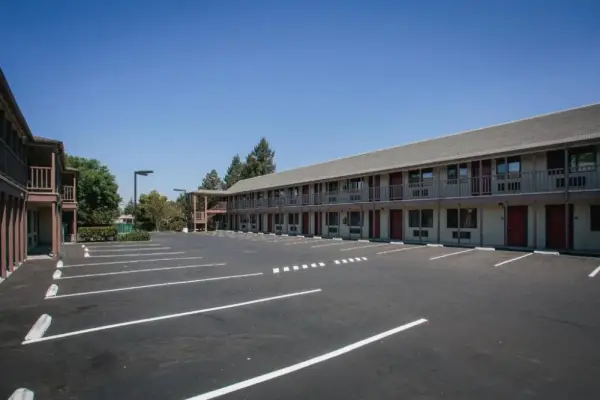Alura Inn 6