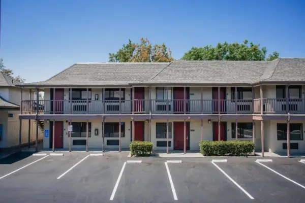 Alura Inn 7