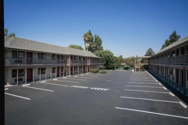Alura Inn 8