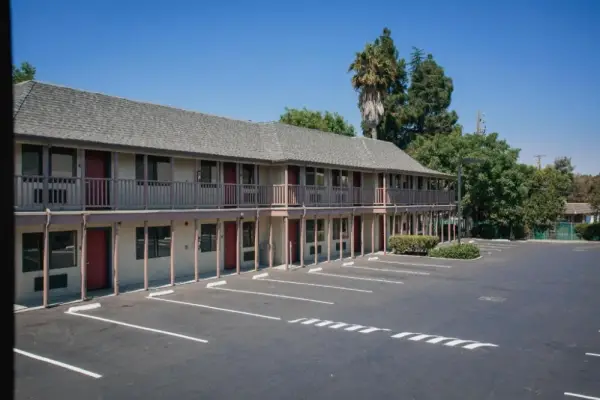 Alura Inn 9
